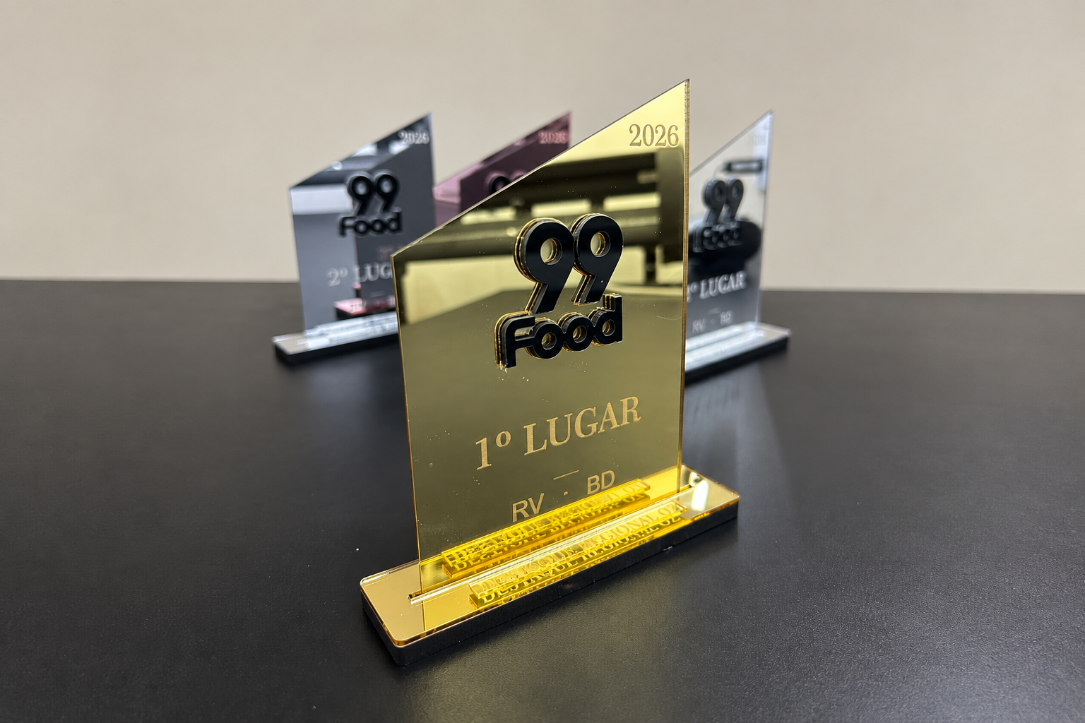 Troféu com detalhe em relevo