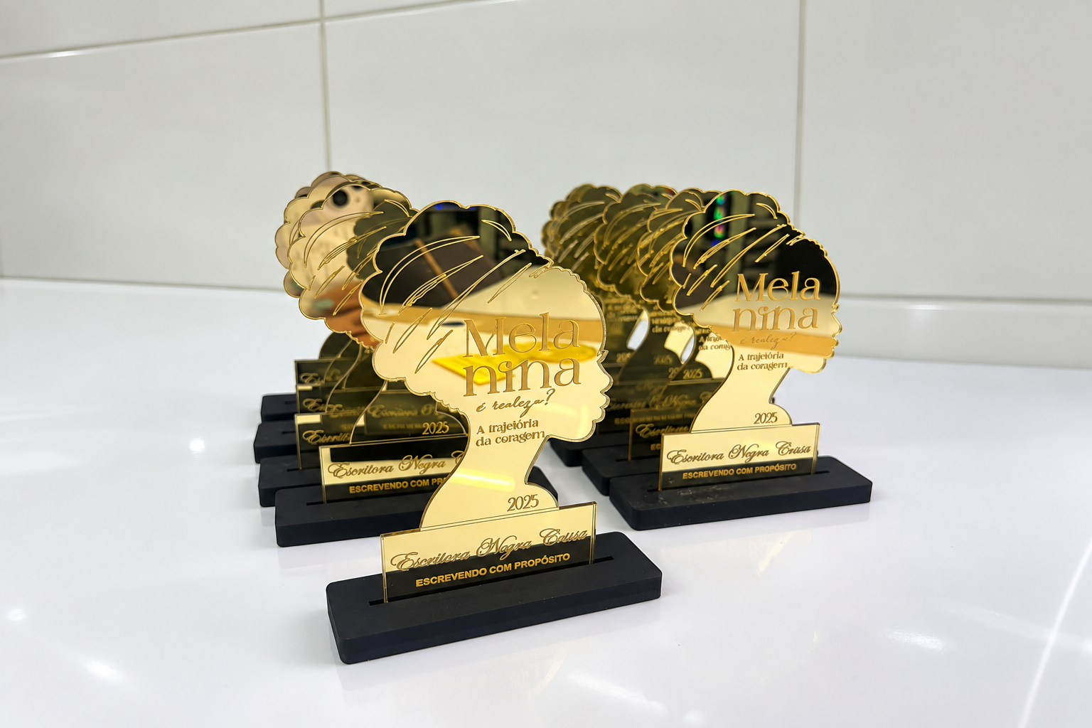 Troféu espelhado compacto