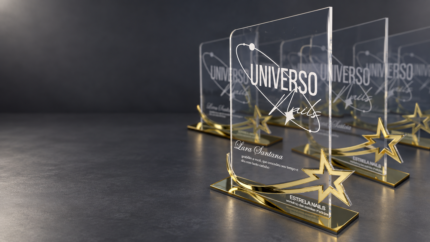Troféus em acrílico personalizados
